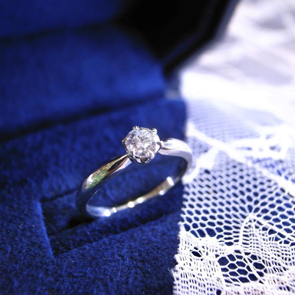 ロイヤルアッシャーダイヤモンド　エンゲージリング婚約指輪
